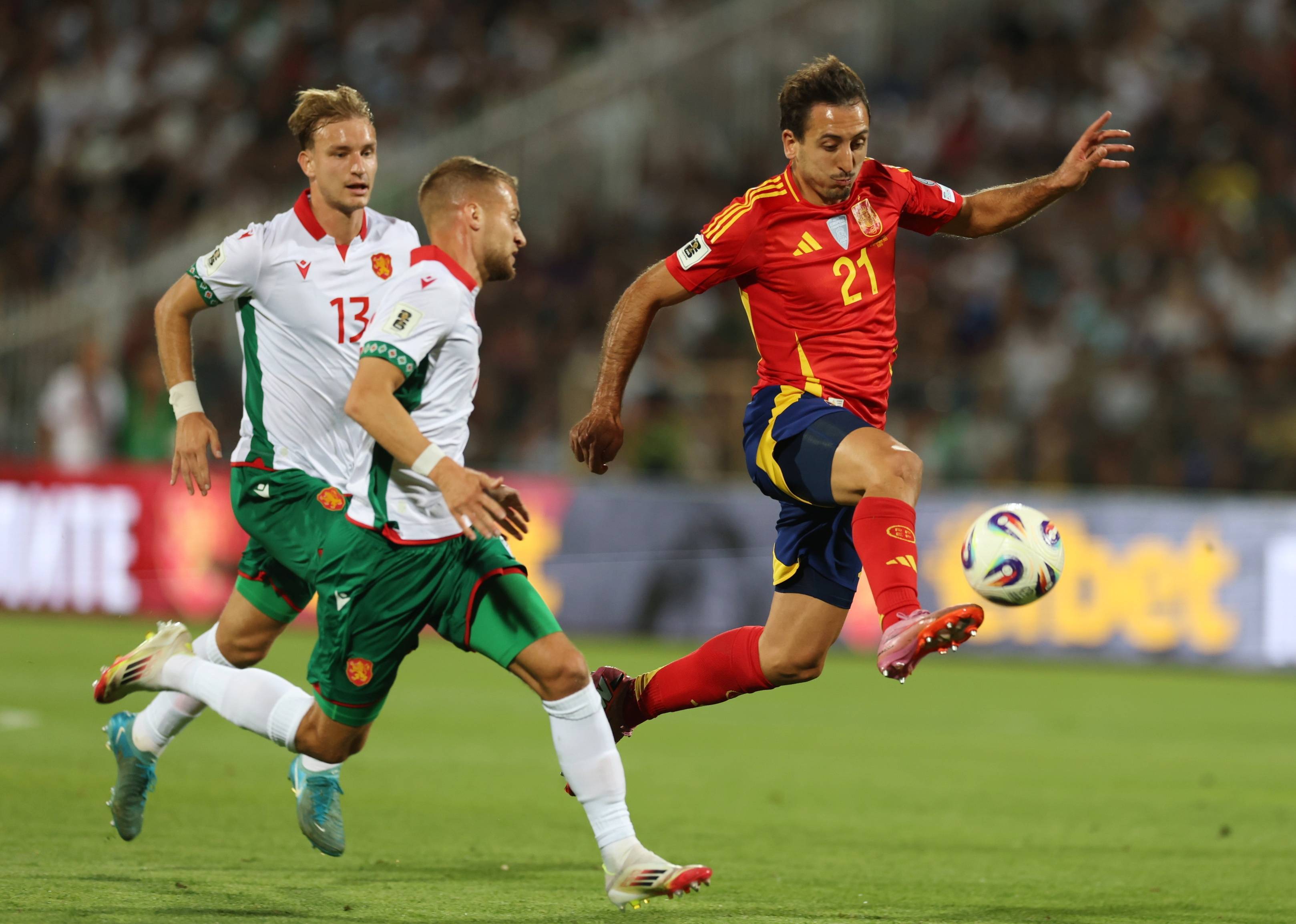 勒沃库森逆转国际米兰，奥亚尔萨瓦尔刷新纪录