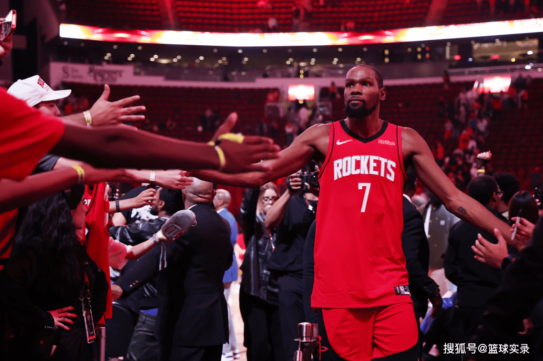 快船险胜尼克斯,杜兰特点燃赛场 快船险胜尼克斯,杜兰特点燃赛场