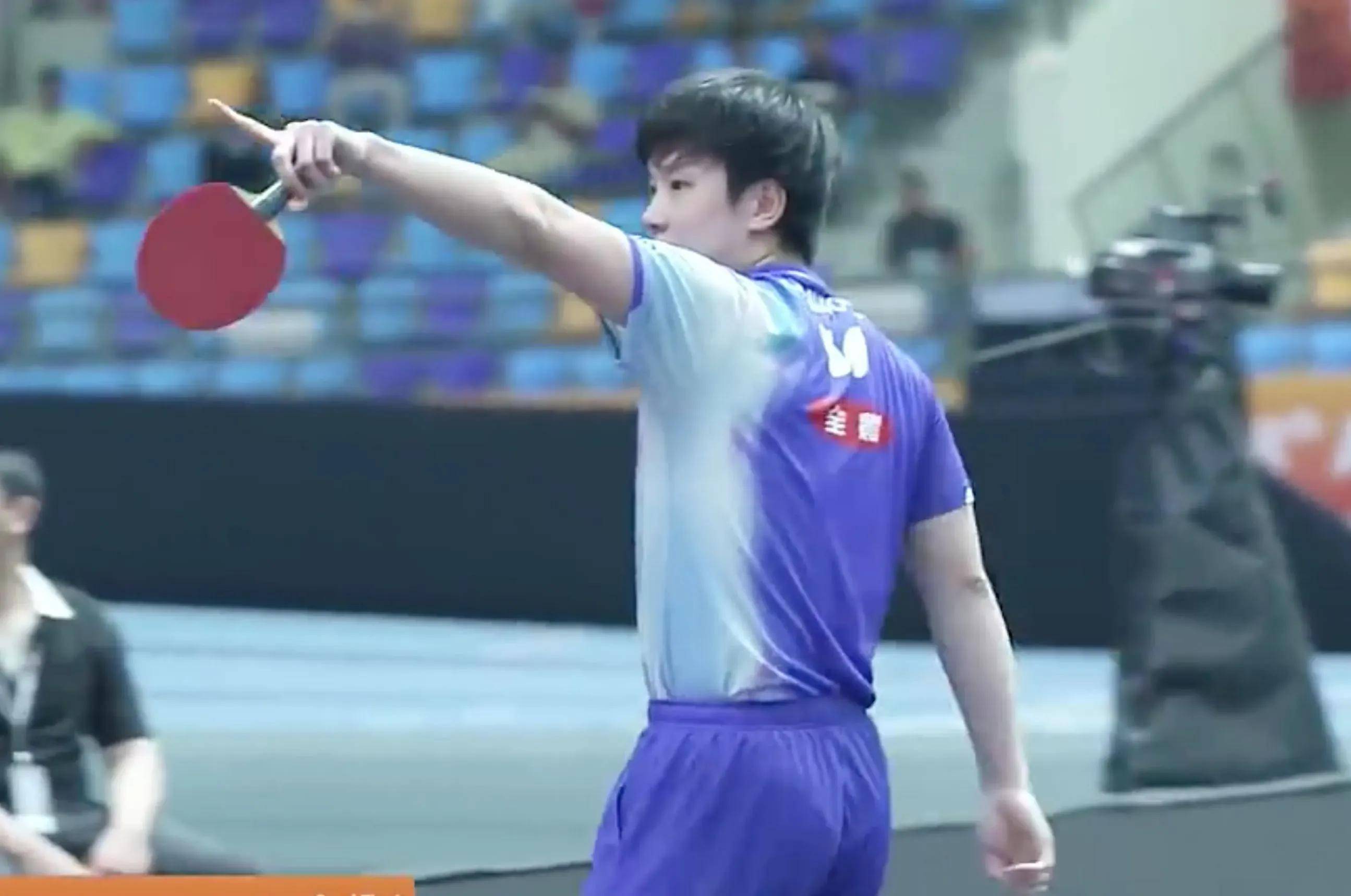 中国队轻取日本队,张本智和点燃赛场 中国队轻取日本队,张本智和点燃赛场