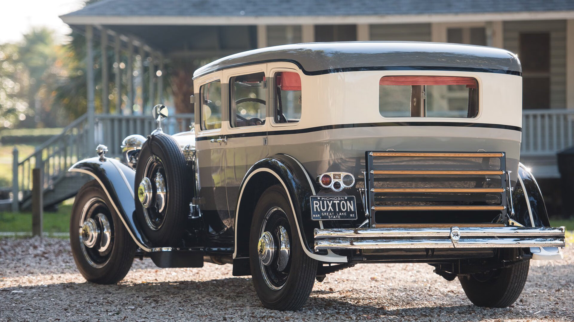 富安健洋数据全面爆炸,里昂血拼AC米兰,现代足球的战术与竞争新篇章