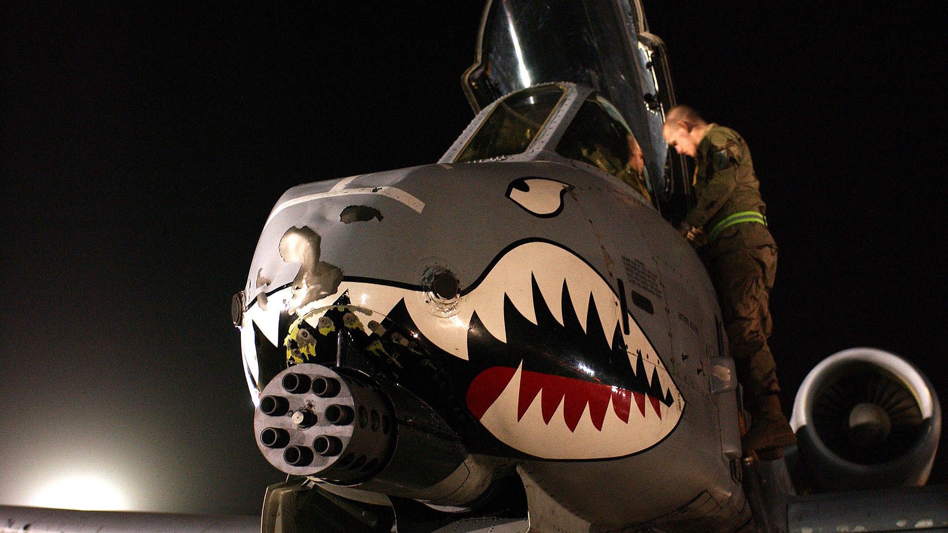 绝杀英雄！爱德华兹华丽表演助老鹰险胜尼克斯