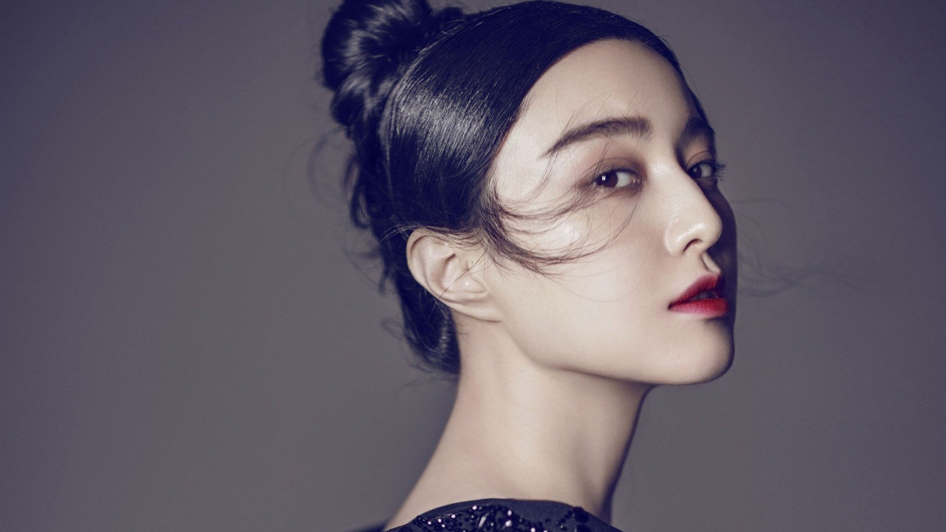 新王加冕，几内亚钢铁之心在巴黎完成历史征服