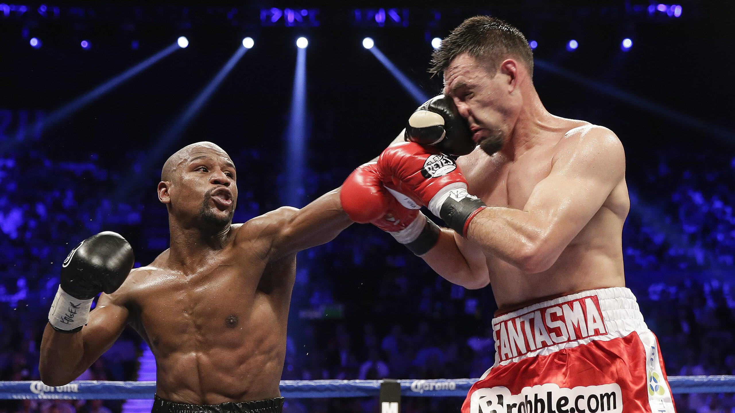 封锁与接管,从深圳队的铁血防守到福克斯的王者时刻—体育世界中的战术博弈与个人英雄主义