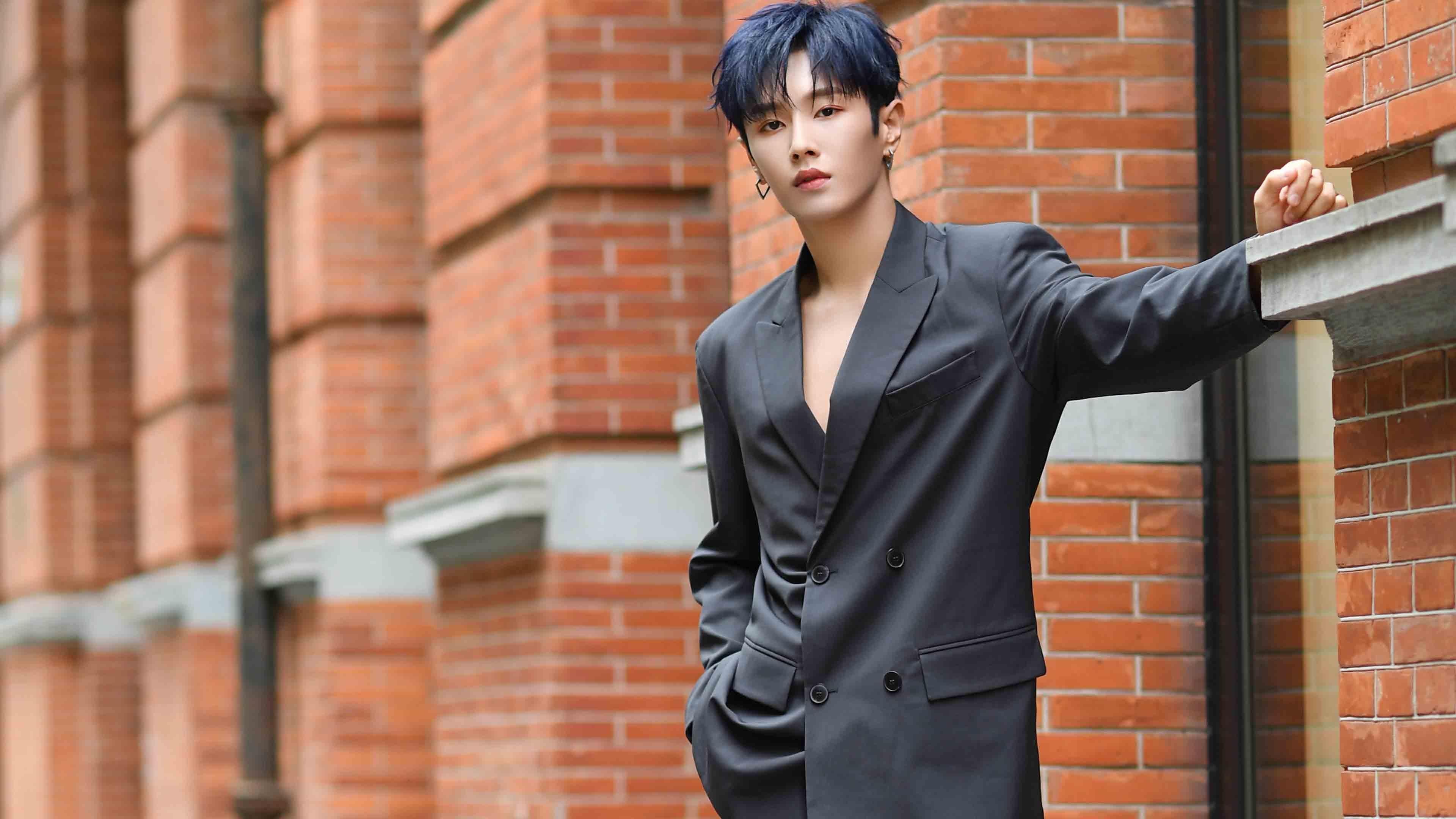 F1街道赛车轮与玻利维亚高原的足球狂欢，极速与热血的双重变奏